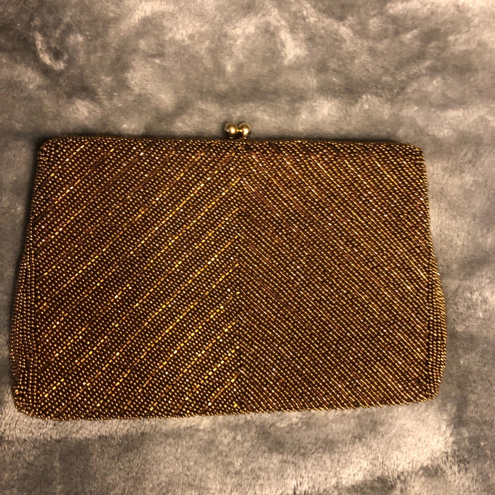 Beaded clutch